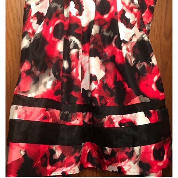 ***SOLD*****NWT Relativity size 2X skirt. Blac - Picture 4 of 8